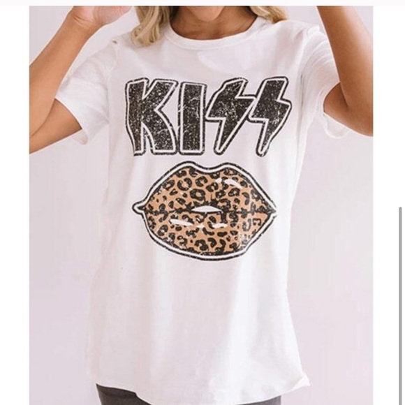 White Leopard Kiss Tee - Picture 2 of 4
